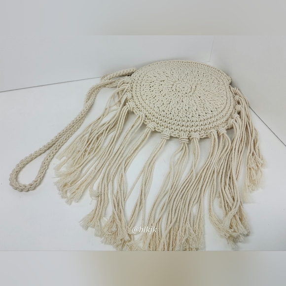 Sun n Sand Crossbody Crochet Fringe Bag *Natural* EUC - Picture 2 of 9